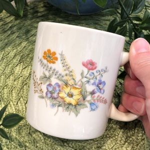 Floral print cup